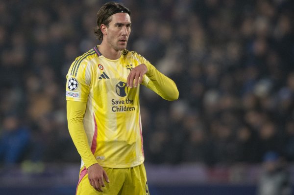 Đơn vị: Vlahovic hy vọng Juventus sẽ trả tiền để lấp đầy khoảng cách lương và giúp anh ấy chuyển đến