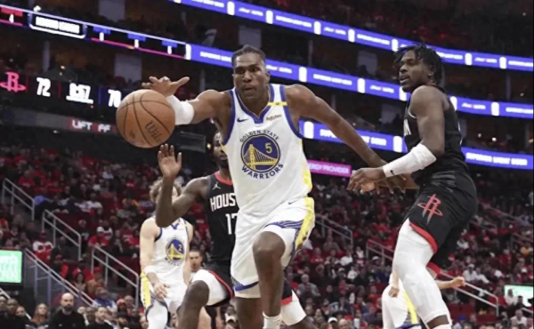 Người chơi Pelicans Kevin Looney đã được các phóng viên phỏng vấn và nói về những lý do để rời khỏi 