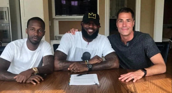 Hóa ra, ban quản lý Lakers đã chờ đợi James từ chối