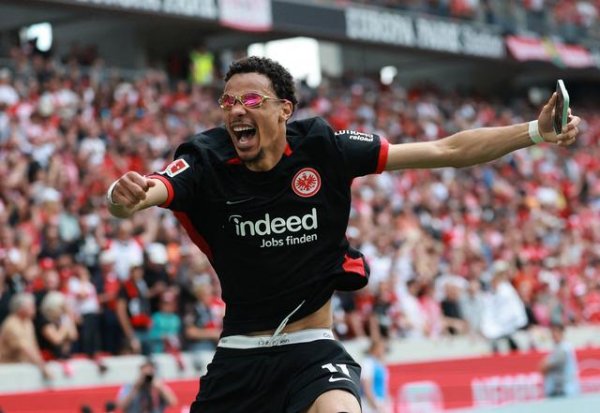 Romano: Sau khi Newcastle thất bại cho Ekitic, Frankfurt đã từng mong chờ sự can thiệp của Mancheste